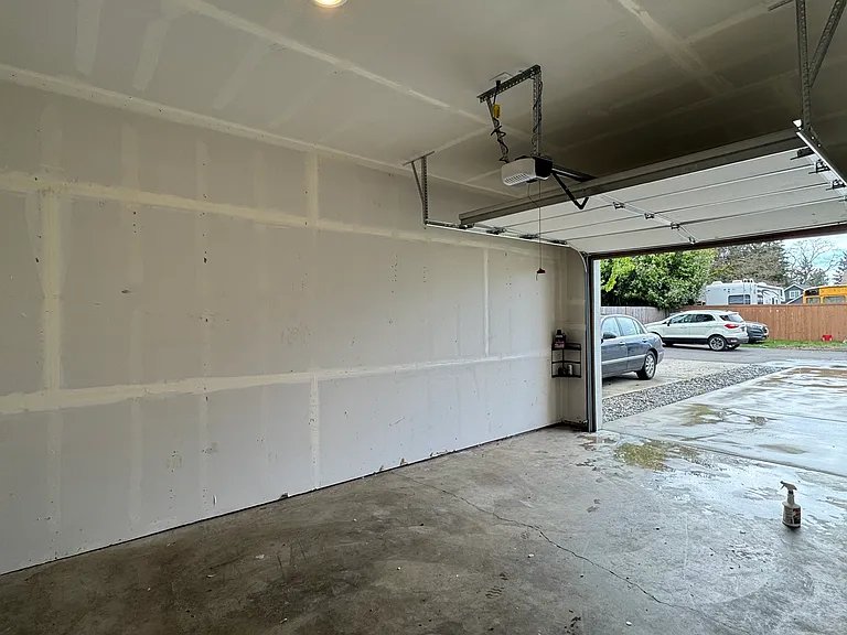7610 Lakewood Dr W #B — Photo 3