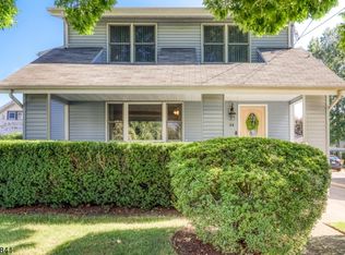 34 Oldis St, Rochelle Park, NJ 07662