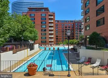 Studio, 402 sqft, $1,600 — Photo 2