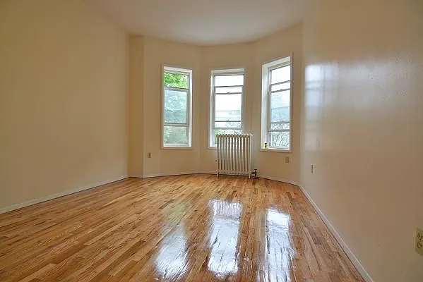 Rented by David Hirsch, LREB | media 9