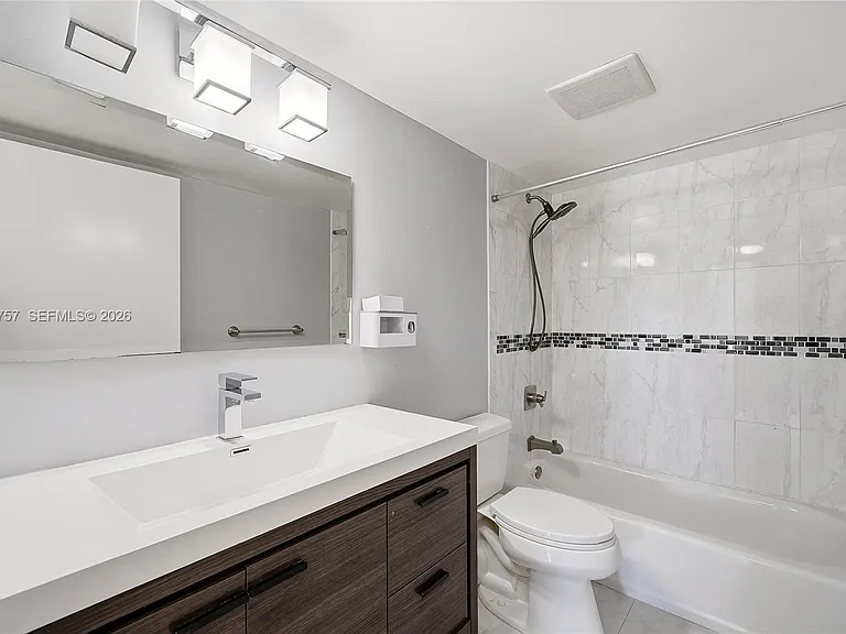 7150 Indian Creek Dr #402 — Photo 16