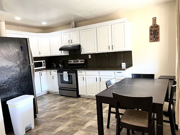 3rd image of 768 Calla Dr APT 3
