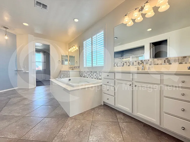 22933 E Silver Creek Ln — Photo 20