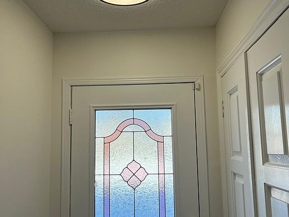 2nd image of 41 Canary Reed Ct