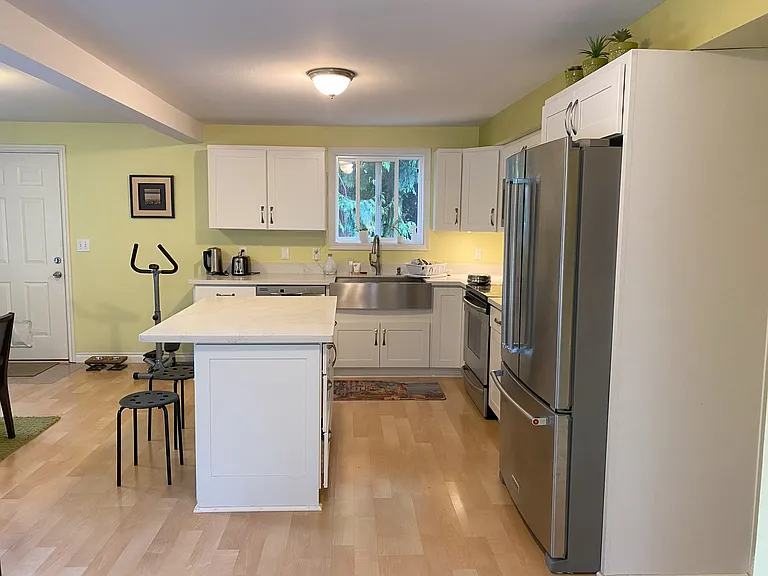 Kitchen Side View 4