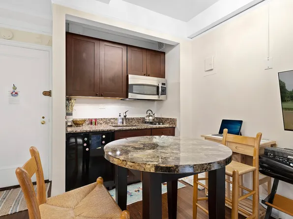 457 West 57th Street image 4 of 8