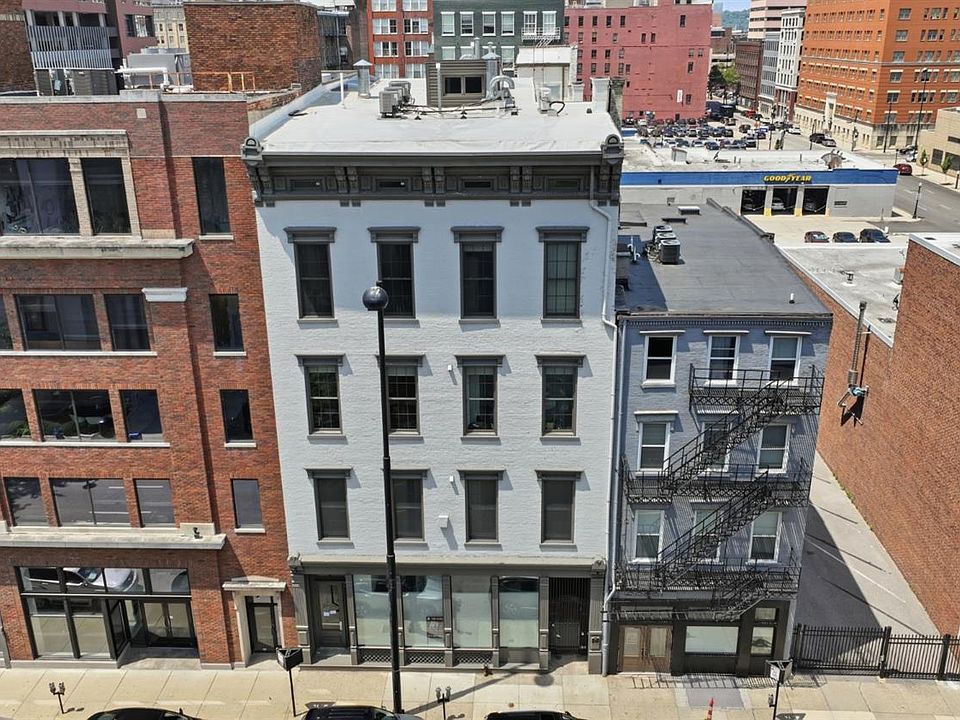 1st image of 813 Broadway St #301