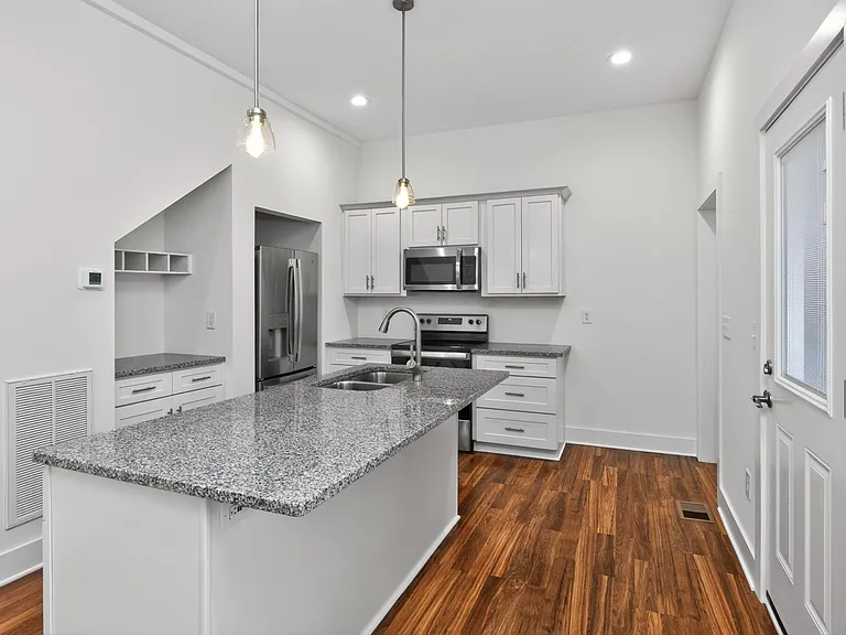 7 Decatur St — Photo 20