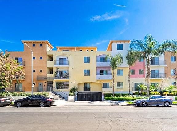 2nd image of 5232 Satsuma Ave #306
