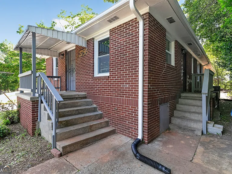 2036 McPherson Dr — Photo 18