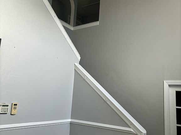 3rd image of 1031 Fox Trail Ave