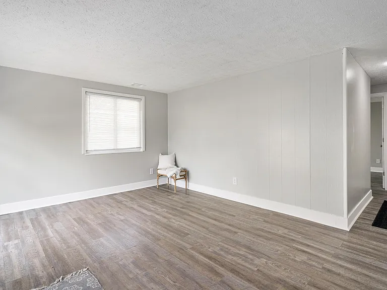 2164 Laurelwood Dr — Photo 4