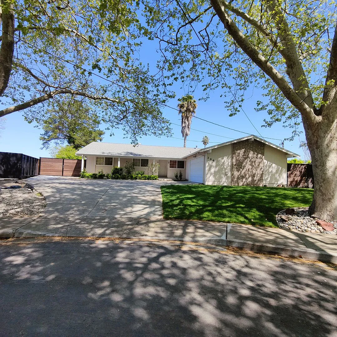 344 Conifer Ct photo 1