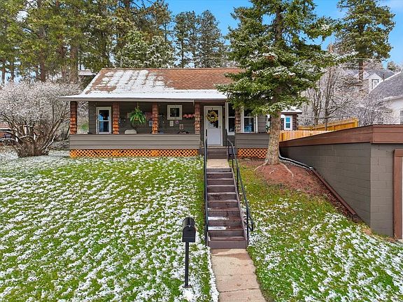 2nd image of 810 Sunnyhill Rd