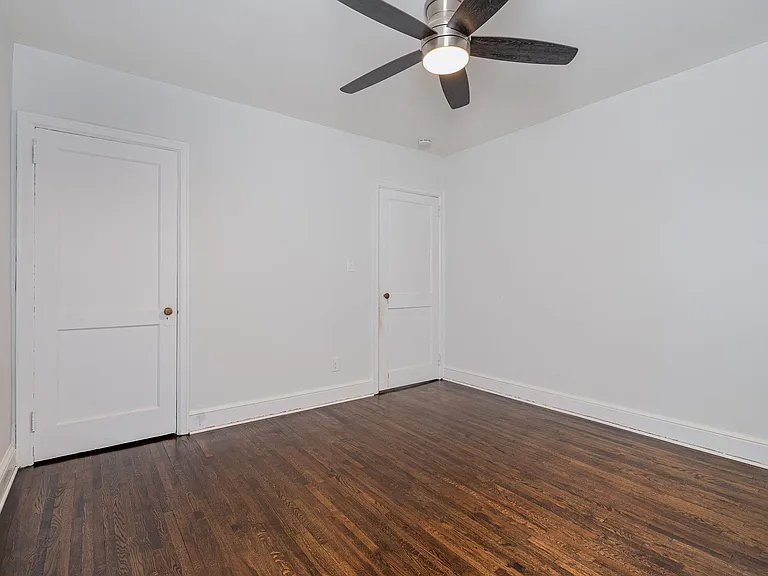 800 McDonald Ave — Photo 11