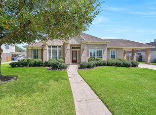 1813 Sandy Lake Dr, Friendswood, TX 77546