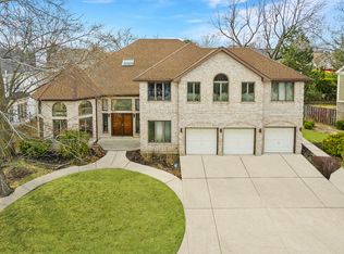 2410 Halina Dr, Glenview, IL