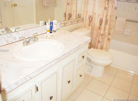 5th image of 4700 NW 35th St APT 606