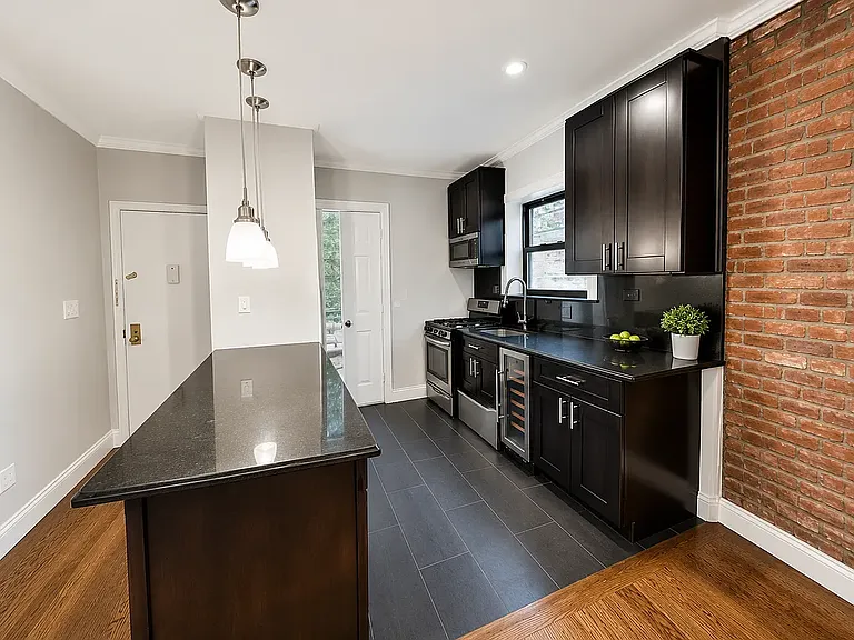 438 W 52nd St #8A — Photo 1