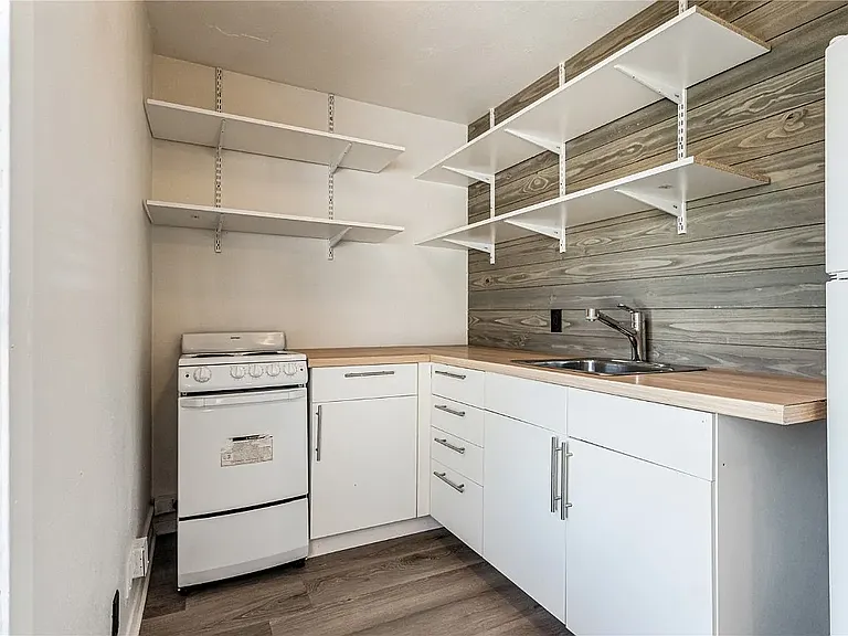 1613 A Ave NE #1 — Photo 10