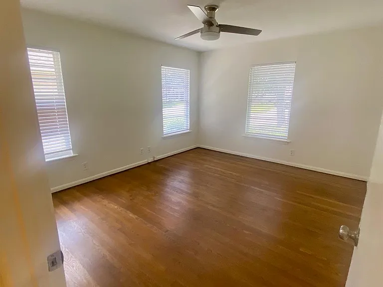 3118 Castlewood St — Photo 30