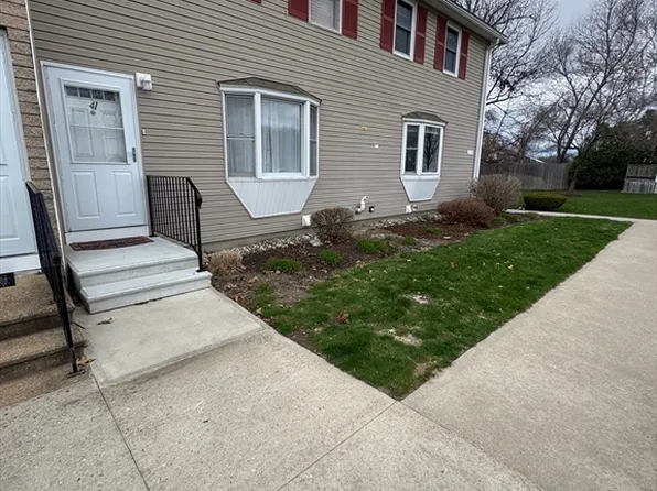 200 Lambert Ter Unit 41, Chicopee, MA 01020