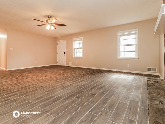 4th image of 261 Meadowbrook Dr