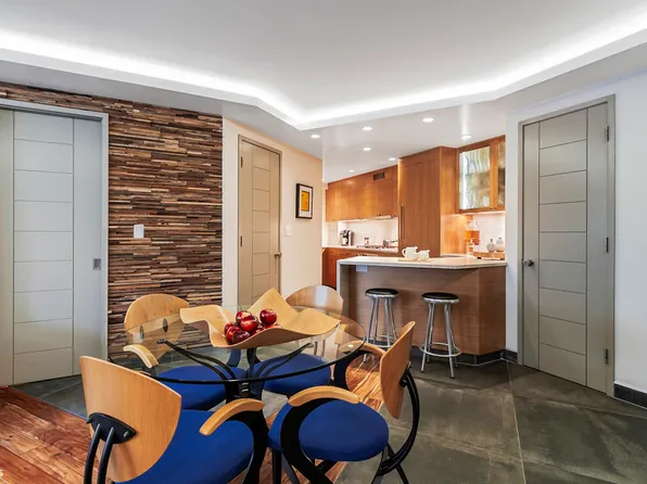 430 West 34th Street LH image 2 of 16