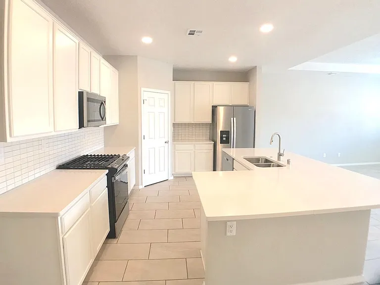 1701 Camino Rustica SW — Photo 30
