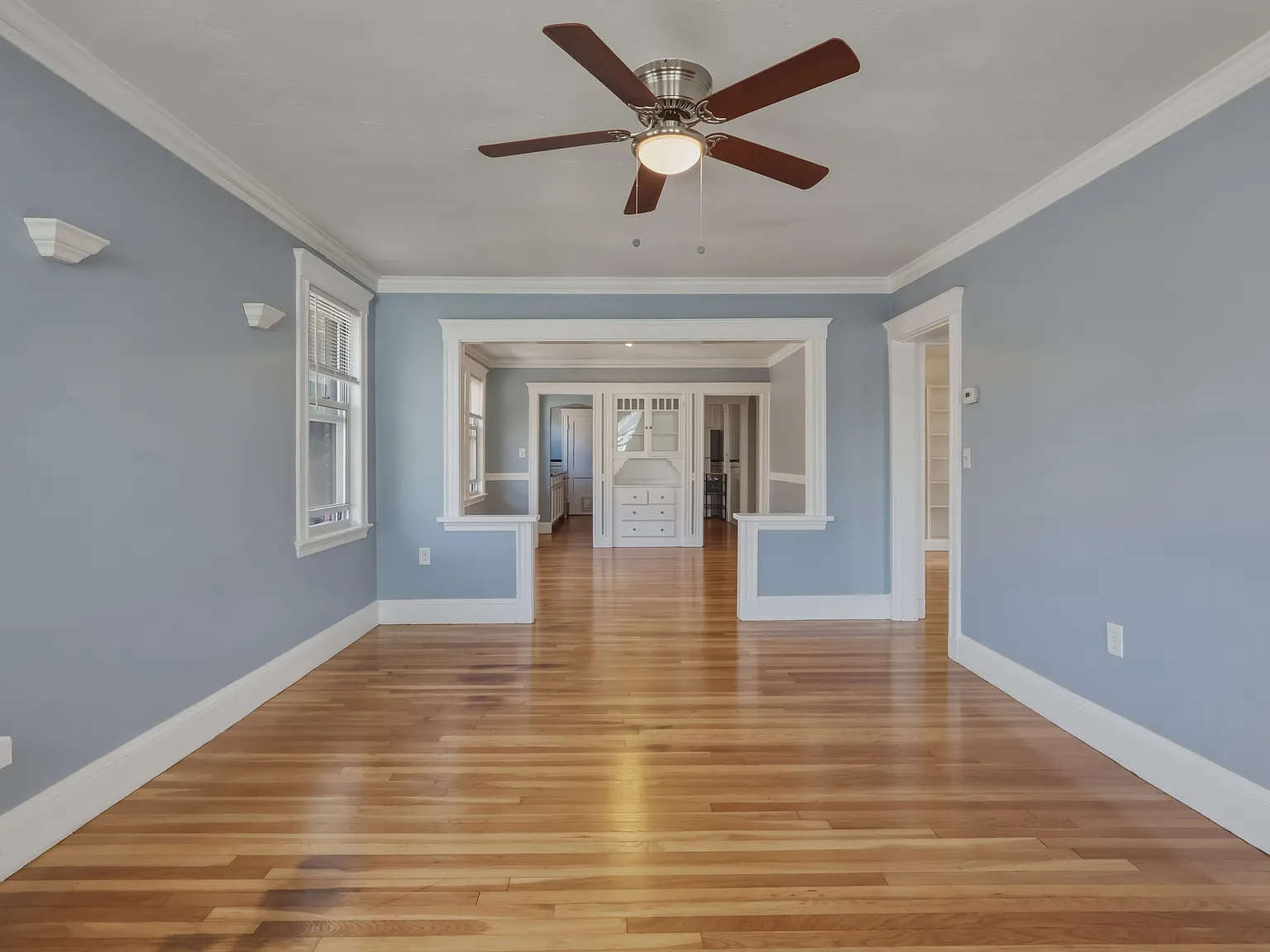 3 bed, 1300 sqft, $3,600 — Photo 2