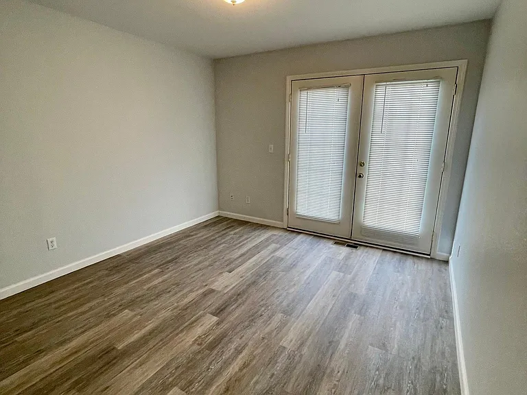 473 NE Conifer Blvd — Photo 12