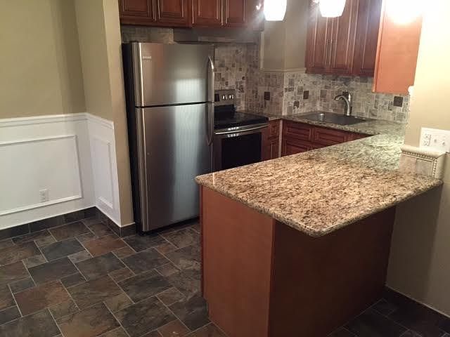 1st image of 12500 SW Karen St APT 5