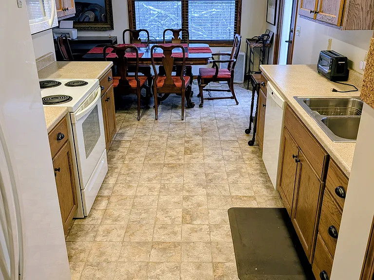 304 Brookside Ct #2 — Photo 4