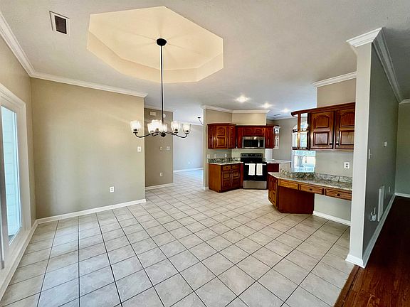 5th image of 110 Russwood Dr