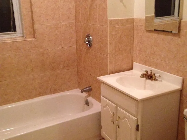 18 Park Vale Ave #5 — Photo 7