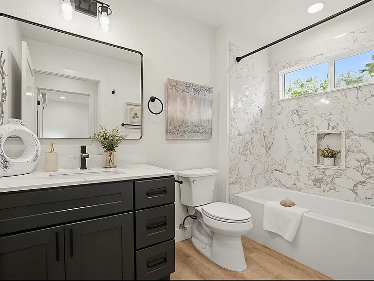 Pleasant Valley Dr — Photo 3