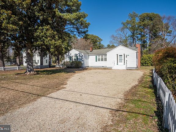 4th image of 194 King Carter Dr