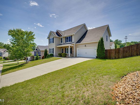 3rd image of 2016 Falling Leaf Dr