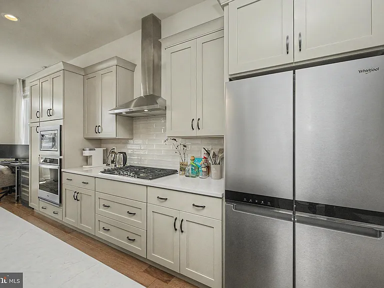 300 Squire Dr — Photo 17