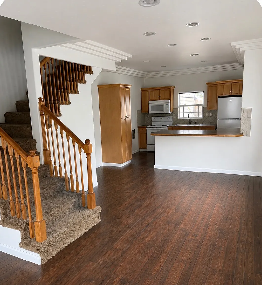 4 bed, 2200 sqft, $2,400 — Photo 3