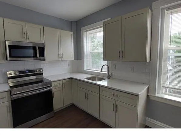 6 Wabeno St Floor 3, Dorchester, MA 02121