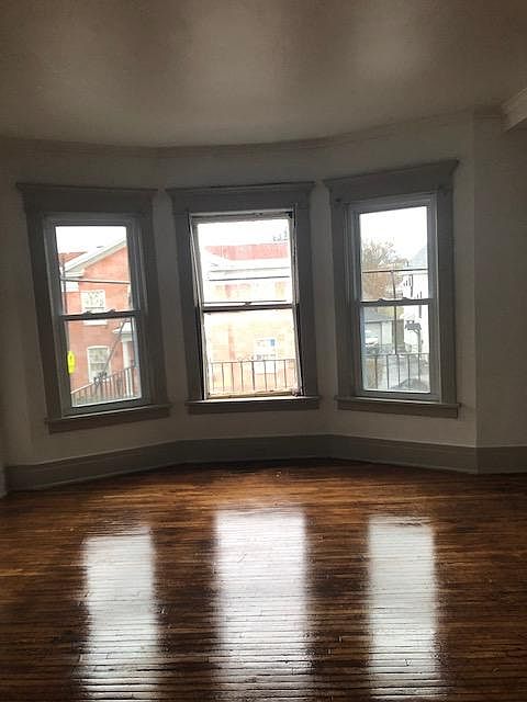 1st image of 626 E Delavan Ave