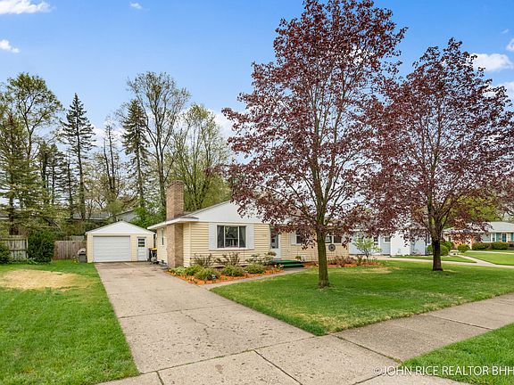 5th image of 1358 Oriole Ct SW