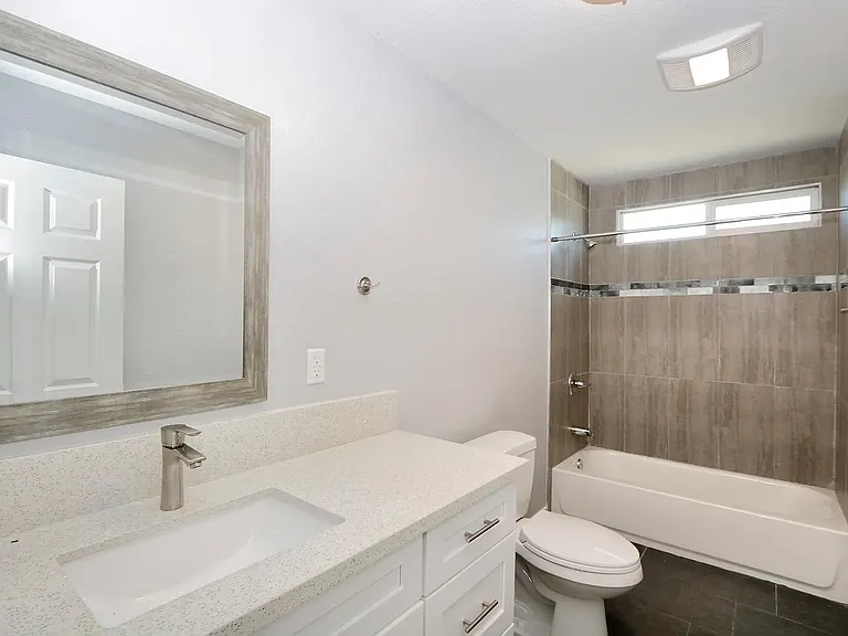 8921 S San Pedro St #A — Photo 9
