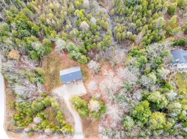 2576 Champlain Rd, Tiny, ON L9M 1S3