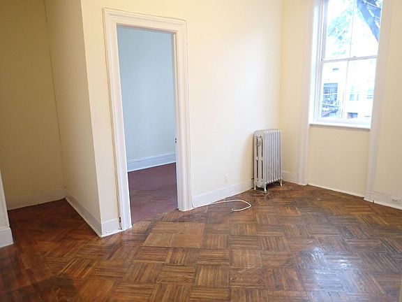 4th image of 119 Cambridge Pl APT 3
