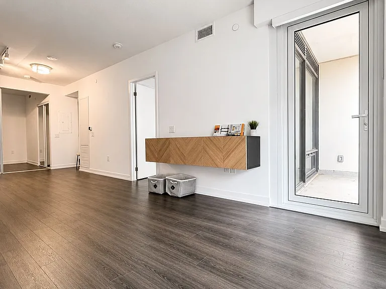 4010 Eglinton Ave W #319 — Photo 14