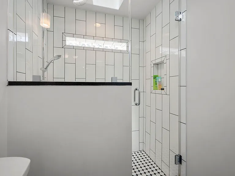 9311 Woodland Dr — Photo 21