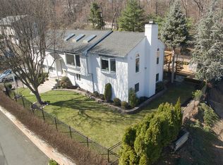 13 Viewmont Ter, Montville, NJ 07045