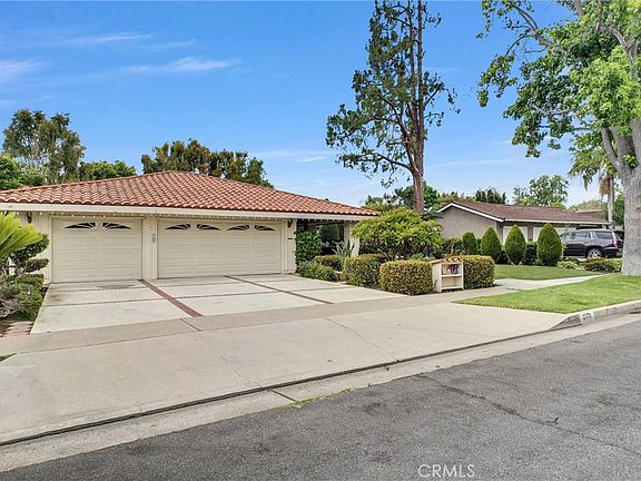4th image of 2308 N Lowell Ln